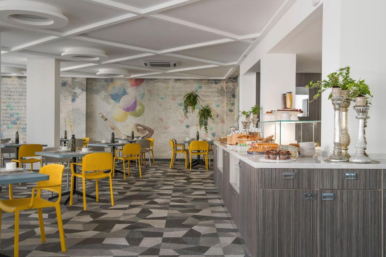 Hotel Rainbow ***S Rimini Exterior photo